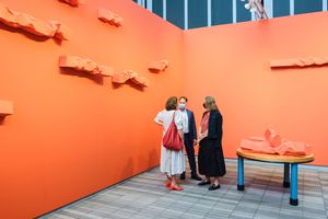 <a href='/art-galleries/david-zwirner/' target='_blank'>David Zwirner</a>, Frieze New York (18–22 May 2022). Courtesy Ocula. Photo: Charles Roussel.